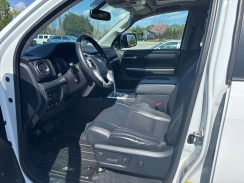 Used 2017 Toyota Tundra Platinum image 8