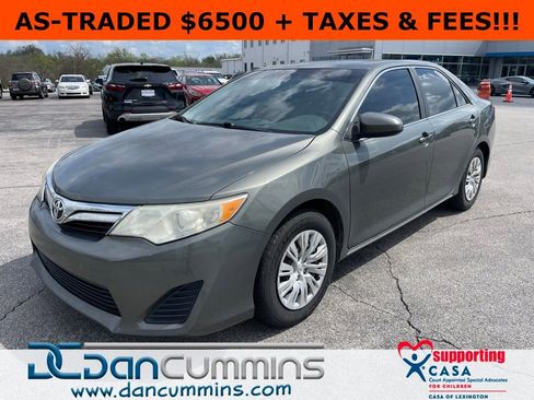 Used 2012 Toyota Camry LE image 1