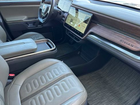 Used 2022 Rivian R1T Adventure image 19