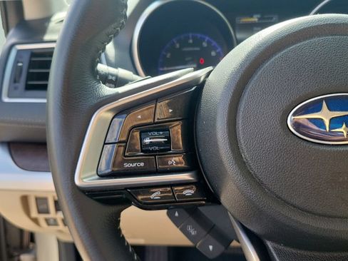 Used 2018 Subaru Outback 3.6R Limited AWD/4WD image 18