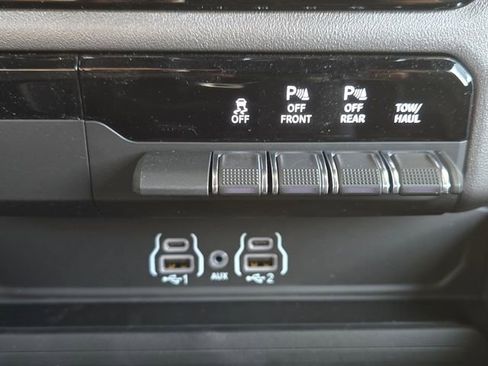 New 2026 RAM 1500 Express AWD/4WD image 17