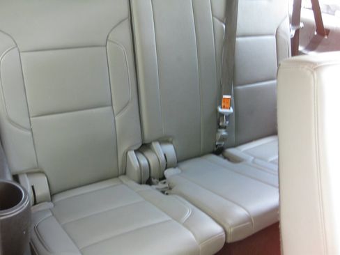 Used 2018 Chevrolet Suburban LT RWD image 37