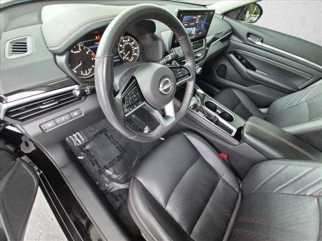 Used 2023 Nissan Altima 2.5 SR w/ SR Premium Package FWD image 10
