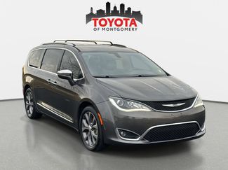 Used 2018 Chrysler Pacifica Limited video 1