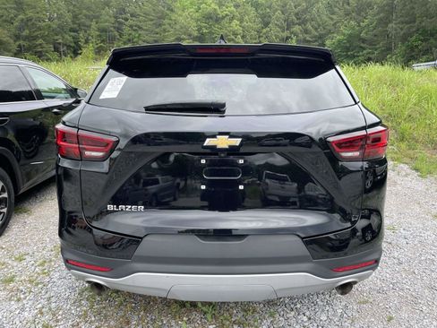 Used 2025 Chevrolet Blazer LT FWD image 8