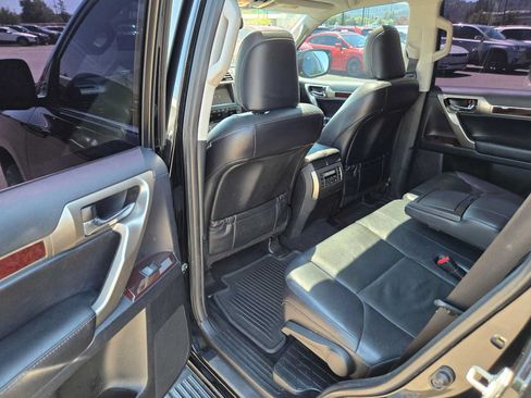 Used 2017 Lexus GX 460 Premium w/ Premium Package AWD/4WD image 19