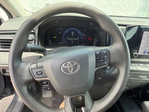 Used 2025 Toyota Camry LE FWD image 31