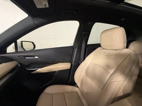 Certified 2025 Cadillac XT4 Premium Luxury w/ Technology Package FWD image 19