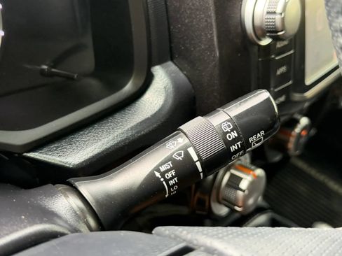 Used 2019 Toyota 4Runner TRD Off-Road Premium AWD/4WD image 33
