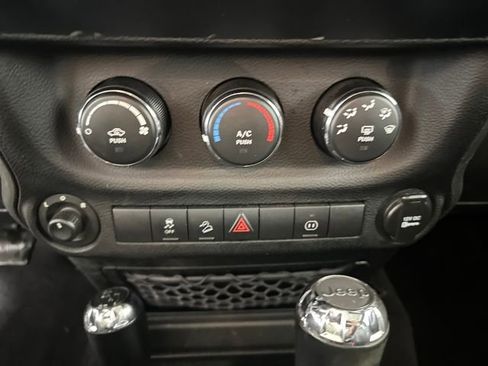 Used 2012 Jeep Wrangler Unlimited Sahara w/ Connectivity Group image 43