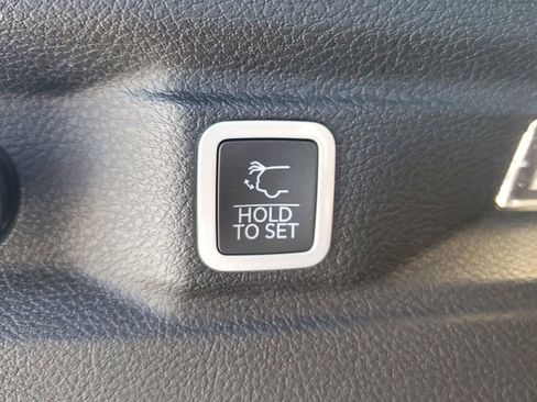 New 2025 Jeep Grand Cherokee L Altitude image 10