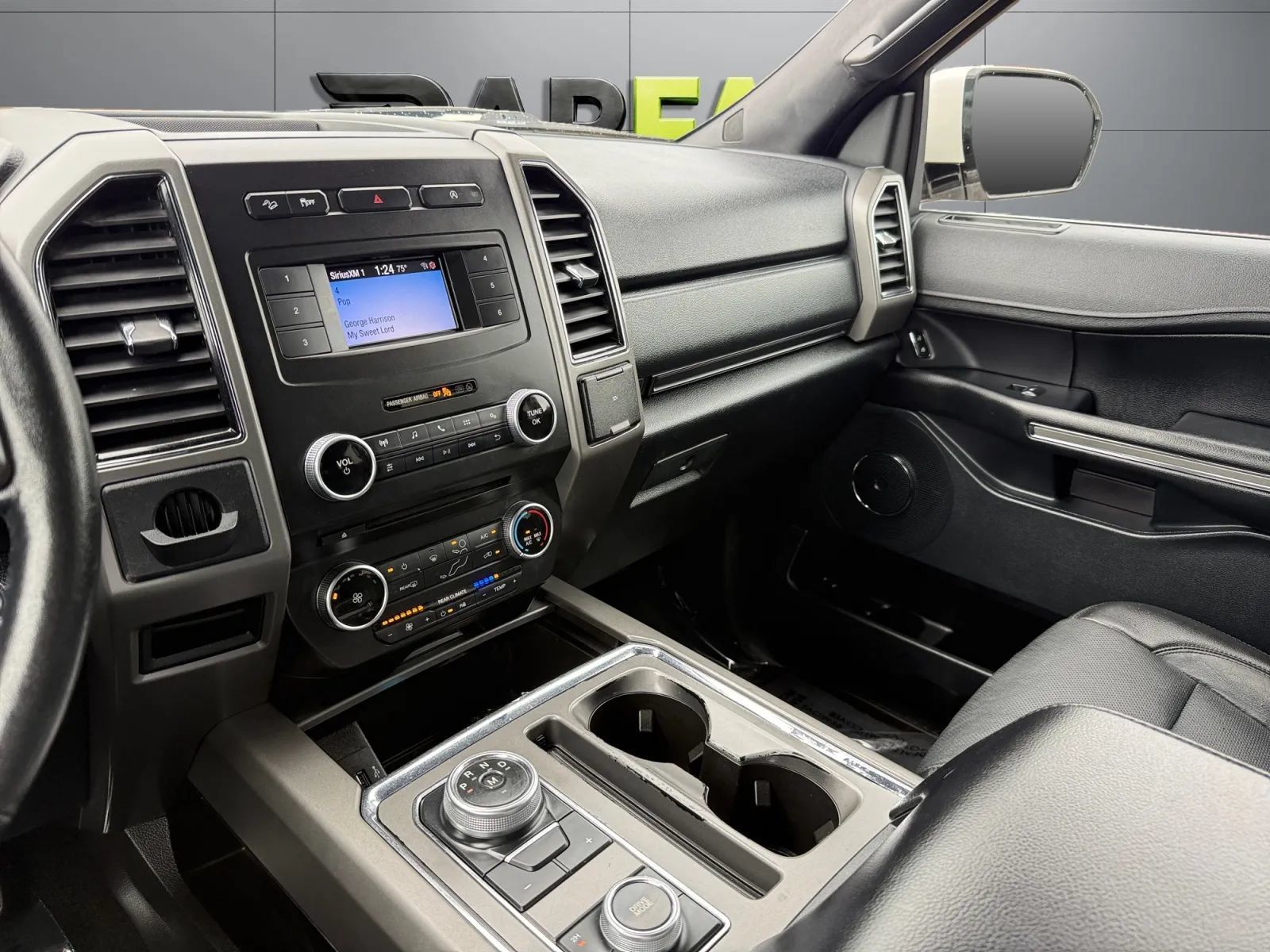 Used 2018 Ford Expedition XLT w/ Equipment Group 201A AWD/4WD image 36