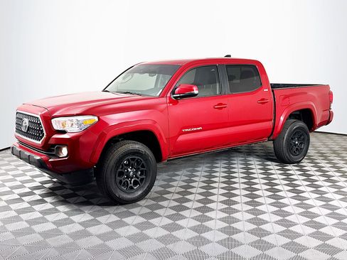 Used 2022 Toyota Tacoma SR5 w/ Technology Package RWD image 4