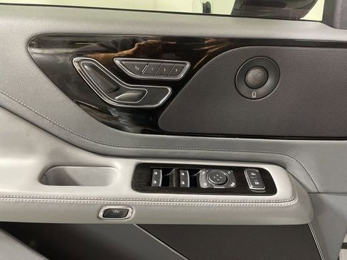 Used 2020 Lincoln Aviator Reserve image 9