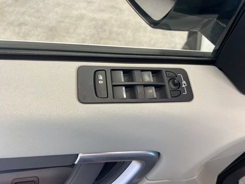 Used 2019 Land Rover Discovery Sport SE AWD/4WD image 27