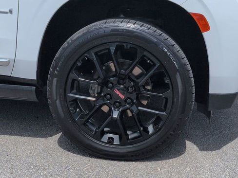 Used 2022 GMC Yukon Denali w/ Denali Ultimate Package RWD image 11