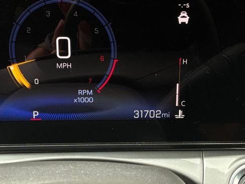 Used 2025 Chevrolet Trax LT FWD image 35