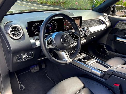 Used 2025 Mercedes-Benz GLB 250 4MATIC image 13