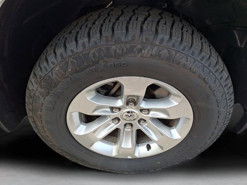 Used 2024 RAM 1500 Laramie AWD/4WD image 8