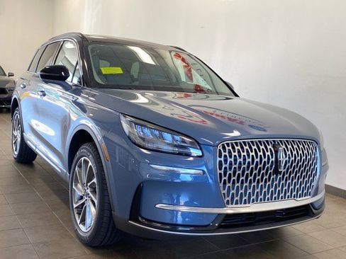 New 2025 Lincoln Corsair AWD w/ Equipment Group 101A image 2