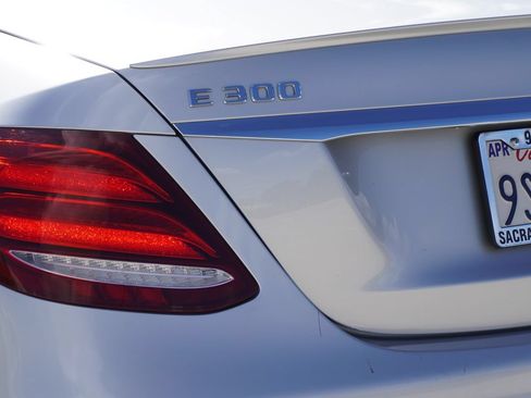 Used 2017 Mercedes-Benz E 300 image 12