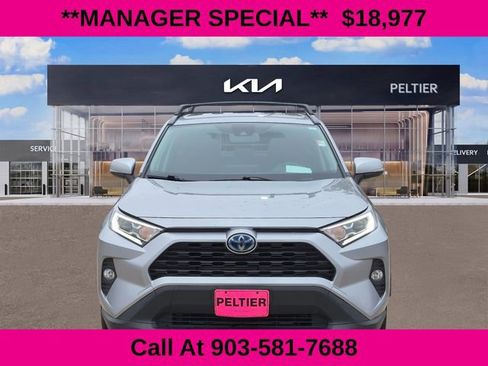 Used 2021 Toyota RAV4 XLE image 2