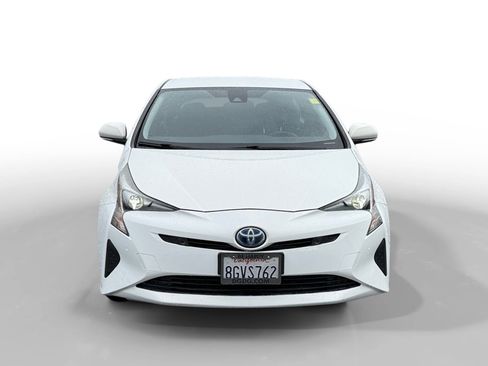 Used 2018 Toyota Prius Two image 8