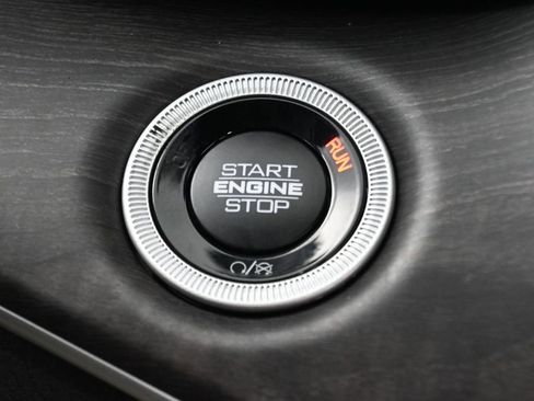 New 2025 Jeep Grand Cherokee Limited w/ Luxury Tech Group II image 26