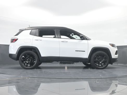Used 2023 Jeep Compass Altitude image 60