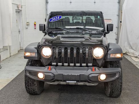 Used 2023 Jeep Gladiator Mojave w/ Dual Top Group AWD/4WD image 30