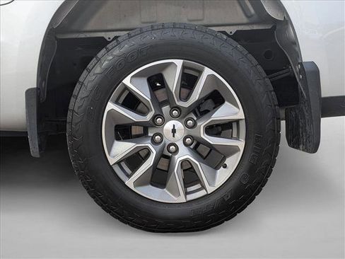 Used 2022 Chevrolet Silverado 1500 RST w/ Safety Package AWD/4WD image 9