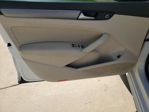 Used 2014 Volkswagen Passat 1.8T SE FWD image 14