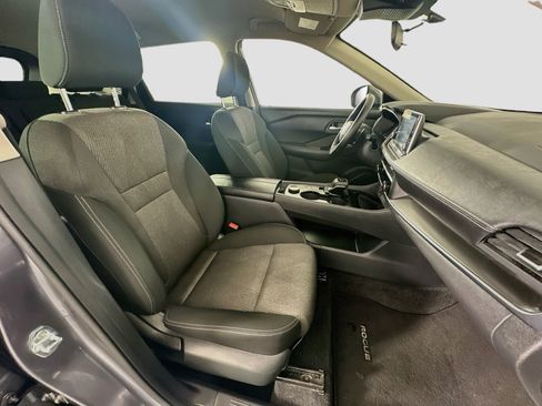 Used 2025 Nissan Rogue SV AWD/4WD image 31