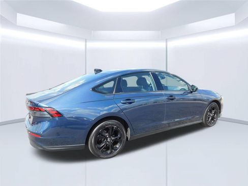 Used 2025 Honda Accord SE image 3