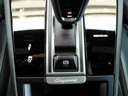 Used 2021 Porsche Cayenne E-Hybrid w/ Premium Package AWD/4WD image 52