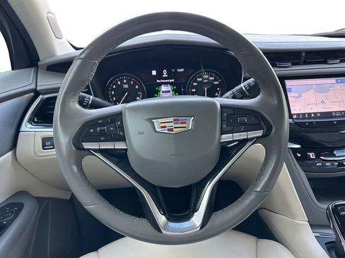 Used 2021 Cadillac XT6 Premium Luxury image 12
