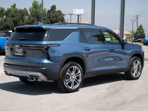 New 2026 Chevrolet Traverse LT w/ Driver Confidence Package image 4