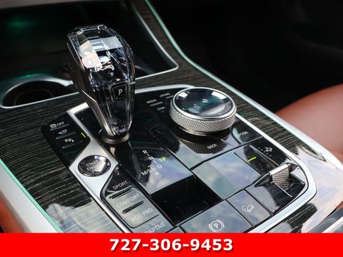 Used 2022 BMW X7 xDrive40i w/ M Sport Package AWD/4WD image 29