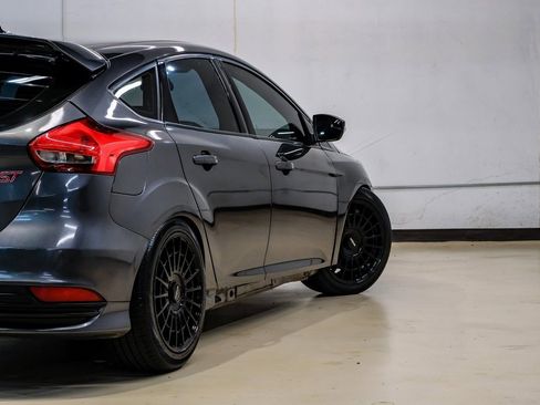 Used 2015 Ford Focus ST image 12