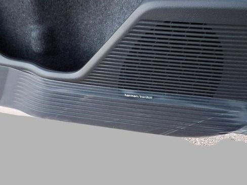 New 2026 Subaru Outback Limited image 32