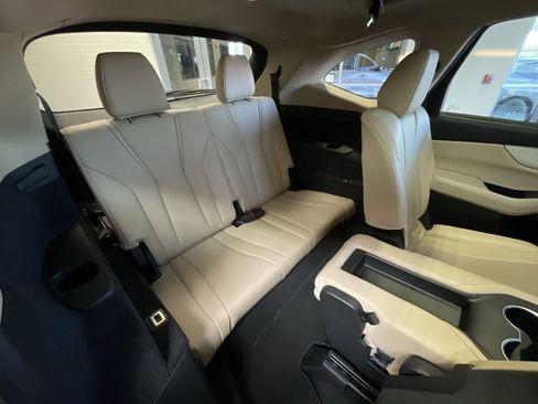 Certified 2023 Acura MDX FWD w/ Technology Package image 24