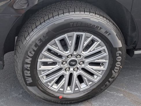 New 2027 Ford Expedition Max Platinum w/ Driver's Package AWD/4WD image 18