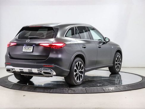 Used 2025 Mercedes-Benz GLC 350e 4MATIC image 4