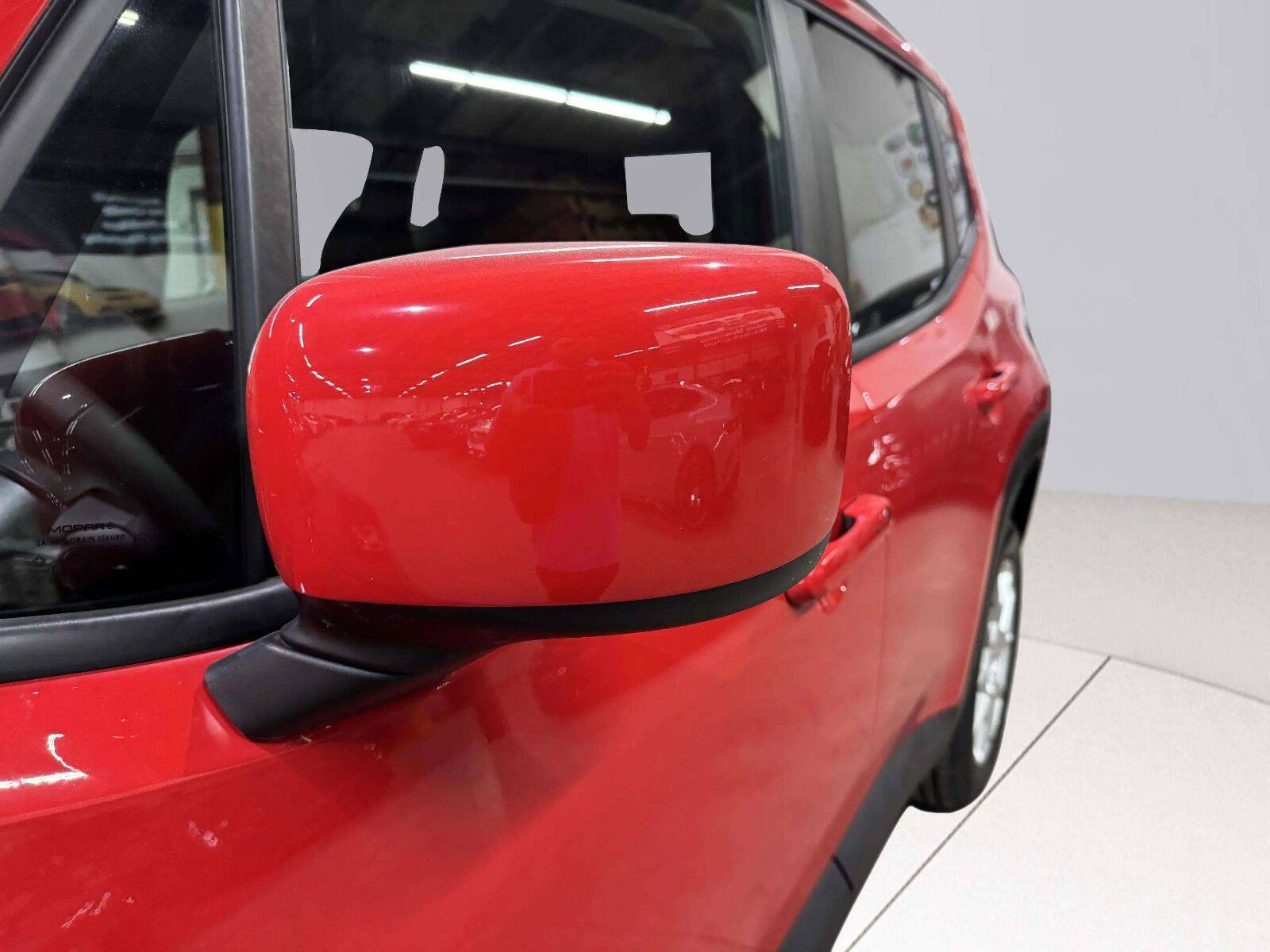 Used 2020 Jeep Renegade Latitude AWD/4WD image 11