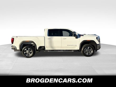 New 2026 GMC Sierra 2500 SLE image 2