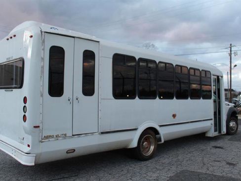 Used 2013 Ford F550 2WD Regular Cab Super Duty w/ Payload Upgrade Pkg image 6