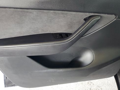 Used 2021 Tesla Model Y Long Range AWD/4WD image 15