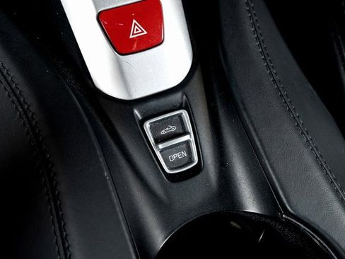 Used 2017 Ferrari California T image 31