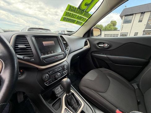 Used 2015 Jeep Cherokee Latitude w/ Comfort/Convenience Group FWD image 39