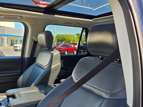 Used 2025 Ford Expedition Active AWD/4WD image 31